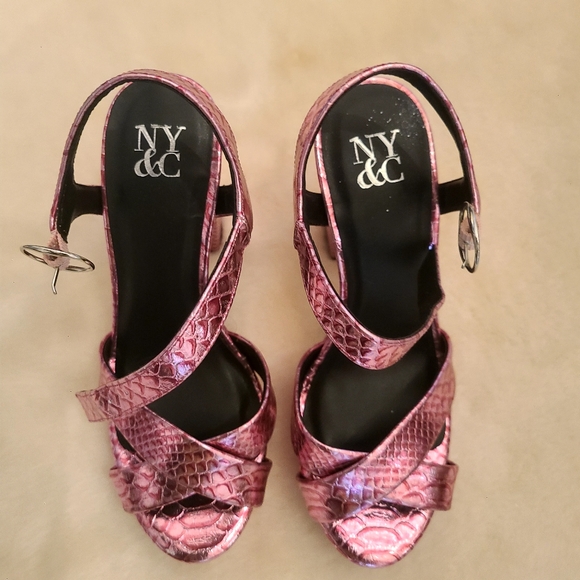 NWOT Metallic Snakeskin Barbiecore Platform Block Heel in Pink, size 7.5 - Picture 5 of 9